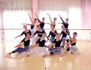 成人小跳蛙舞蹈视频教学,轻松入门，快乐舞动